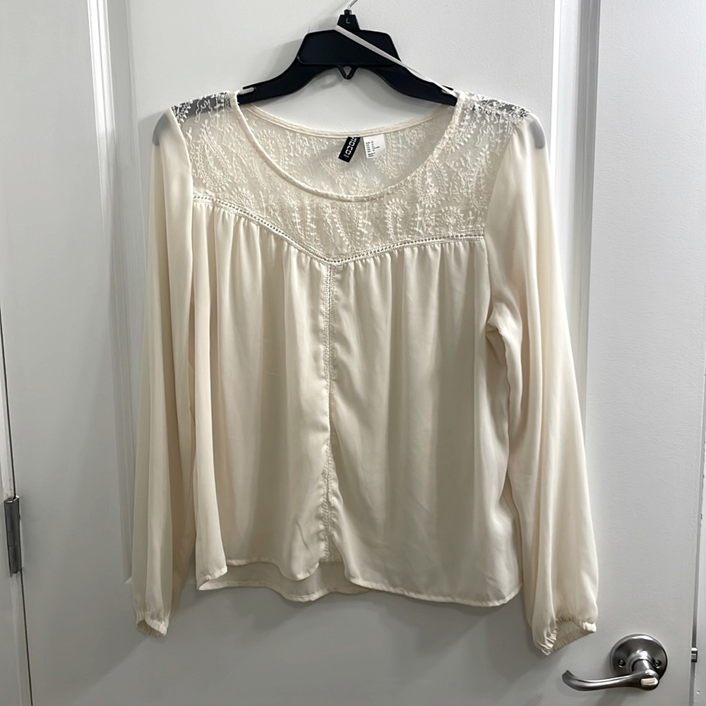H&m detailed lace crochet top